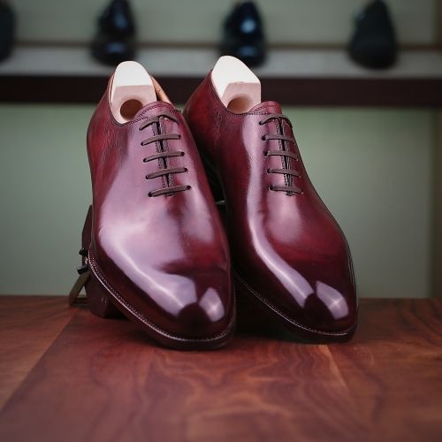 maroon colour shoes